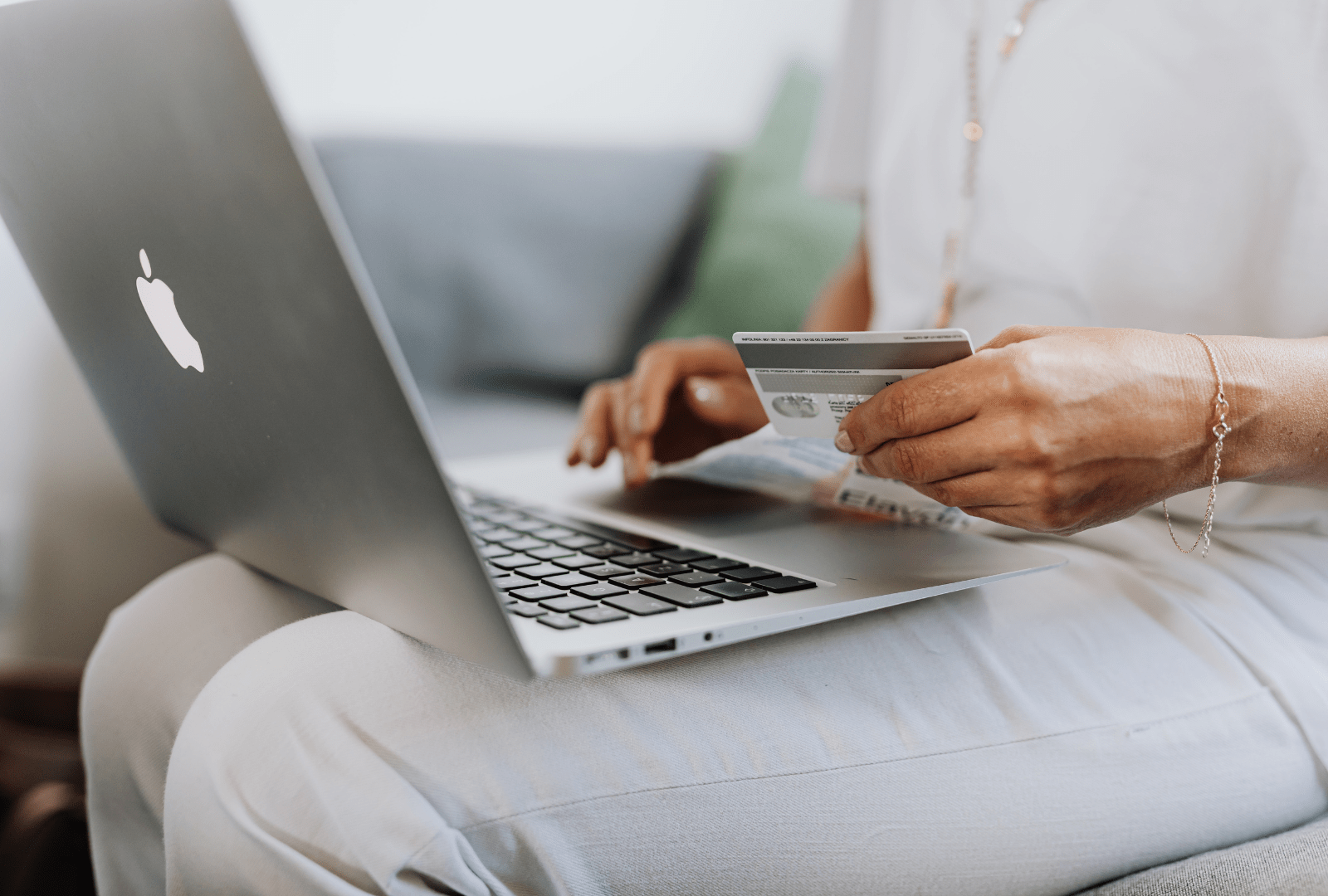 shopping online, e-commerce