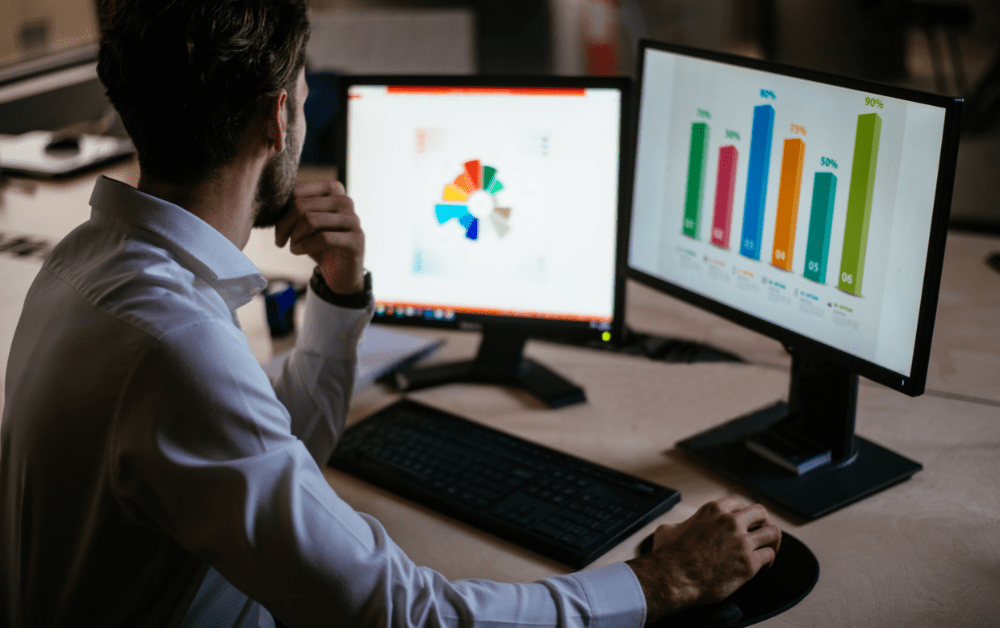 digital marketing, graphs on a computer
